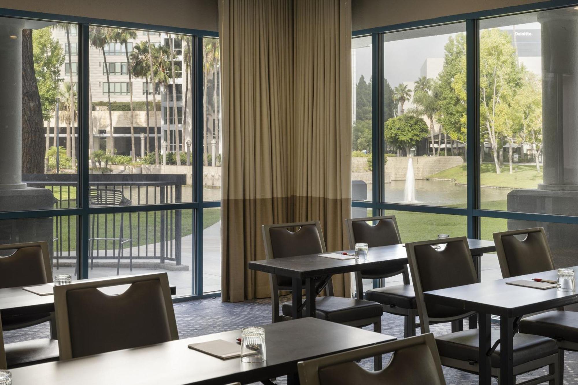 Costa Mesa Marriott Hotel Exterior foto